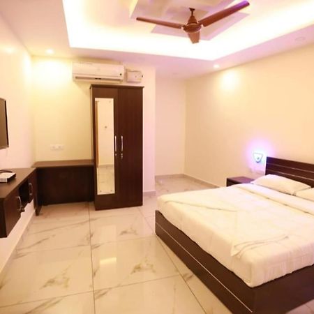 Aman Residency Hotel Thodupuzha ภายนอก รูปภาพ