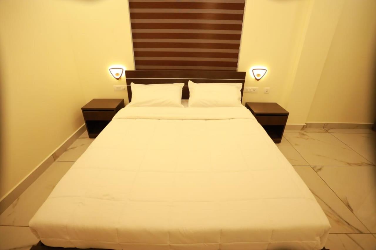 Aman Residency Hotel Thodupuzha ภายนอก รูปภาพ