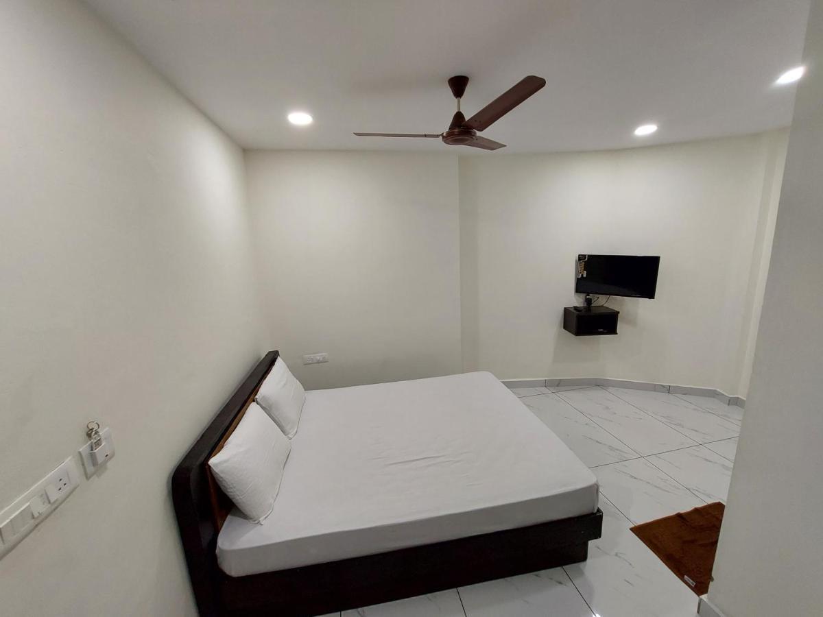Aman Residency Hotel Thodupuzha ภายนอก รูปภาพ